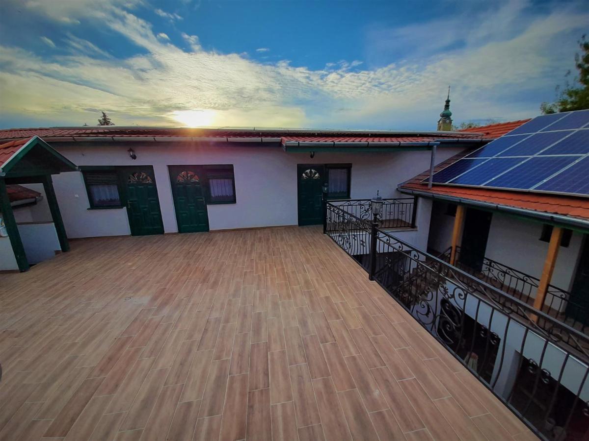 Barsony Vendeglo Es Panzio Bed & Breakfast Szécsény Eksteriør bilde