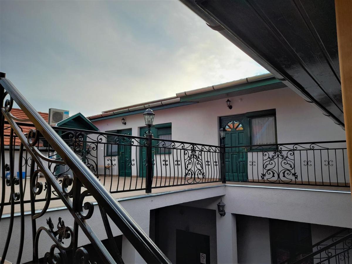Barsony Vendeglo Es Panzio Bed & Breakfast Szécsény Eksteriør bilde